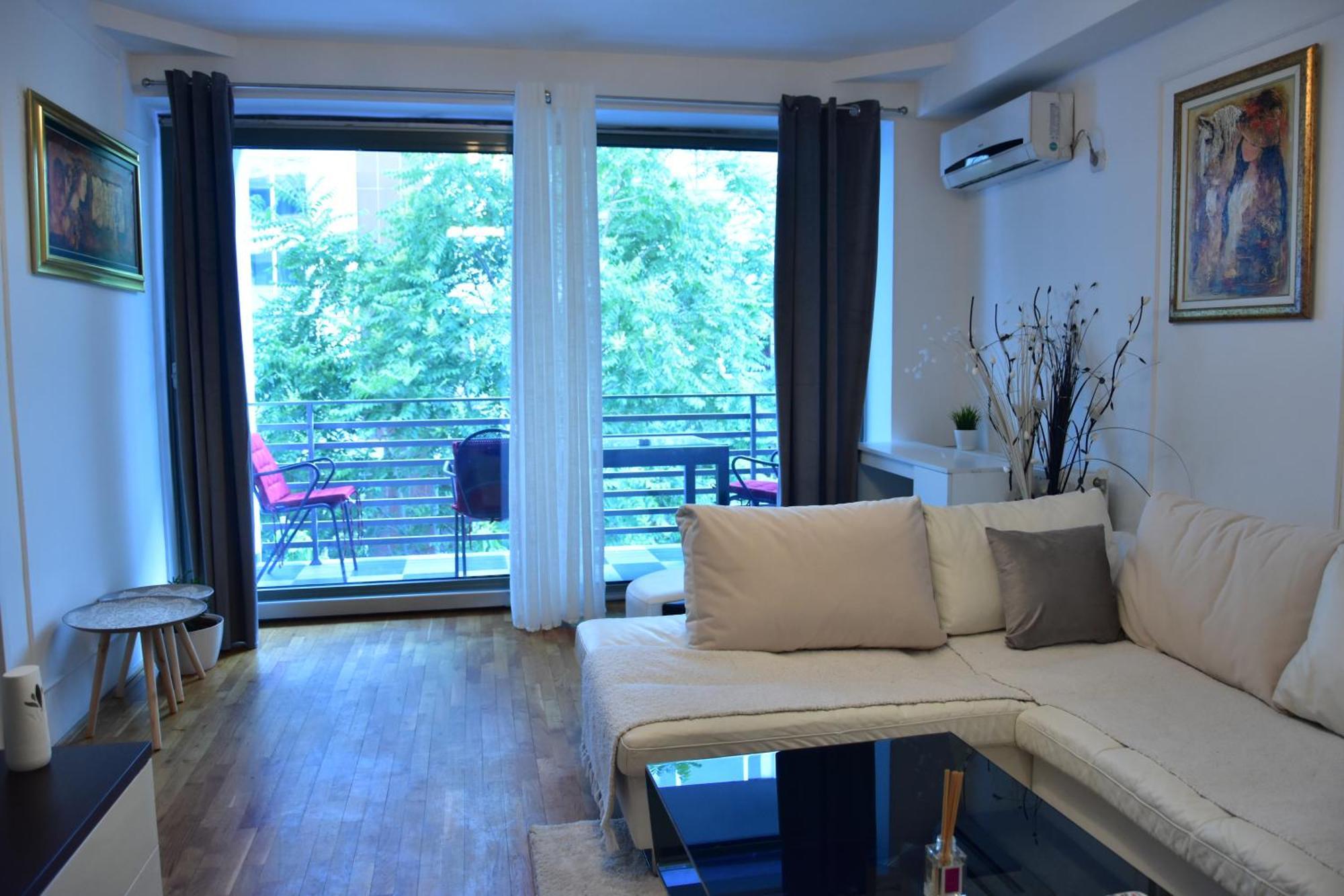 Central Elegance Apartments Skopje Buitenkant foto