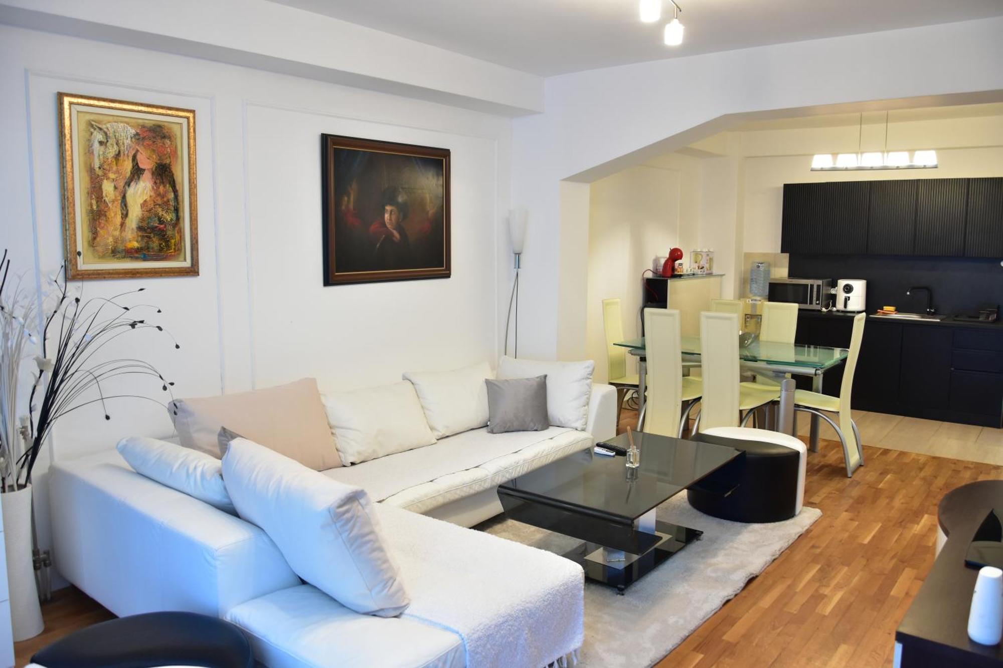 Central Elegance Apartments Skopje Buitenkant foto