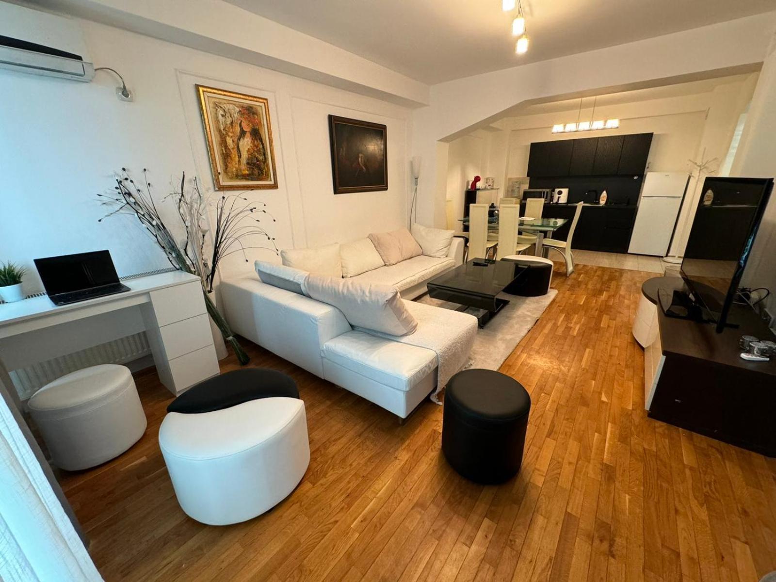 Central Elegance Apartments Skopje Buitenkant foto