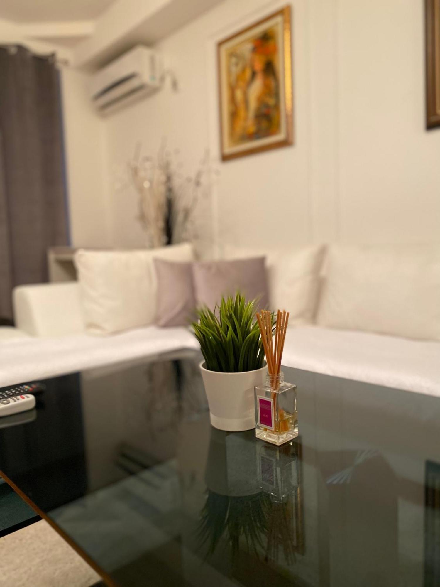 Central Elegance Apartments Skopje Buitenkant foto