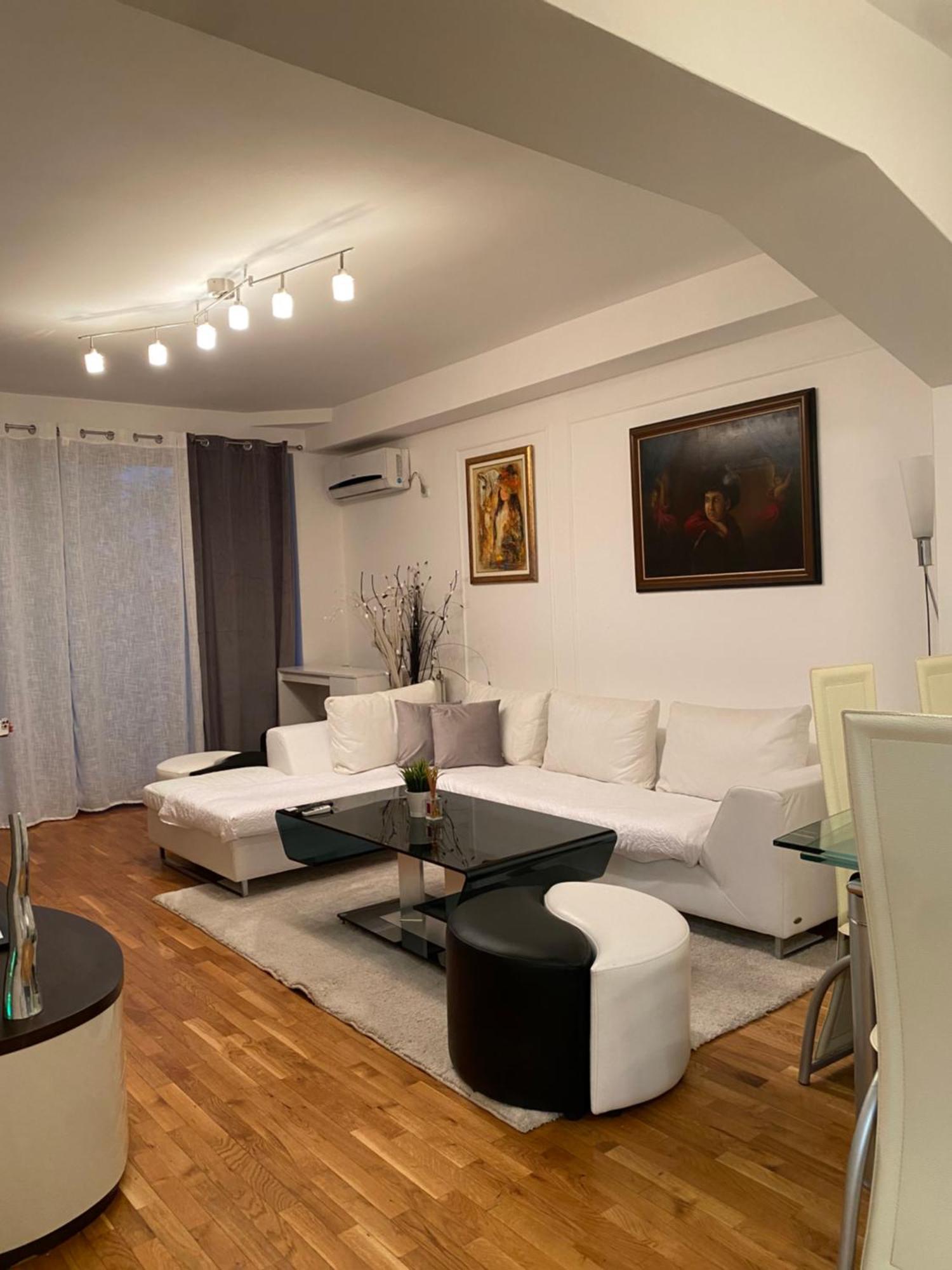 Central Elegance Apartments Skopje Buitenkant foto