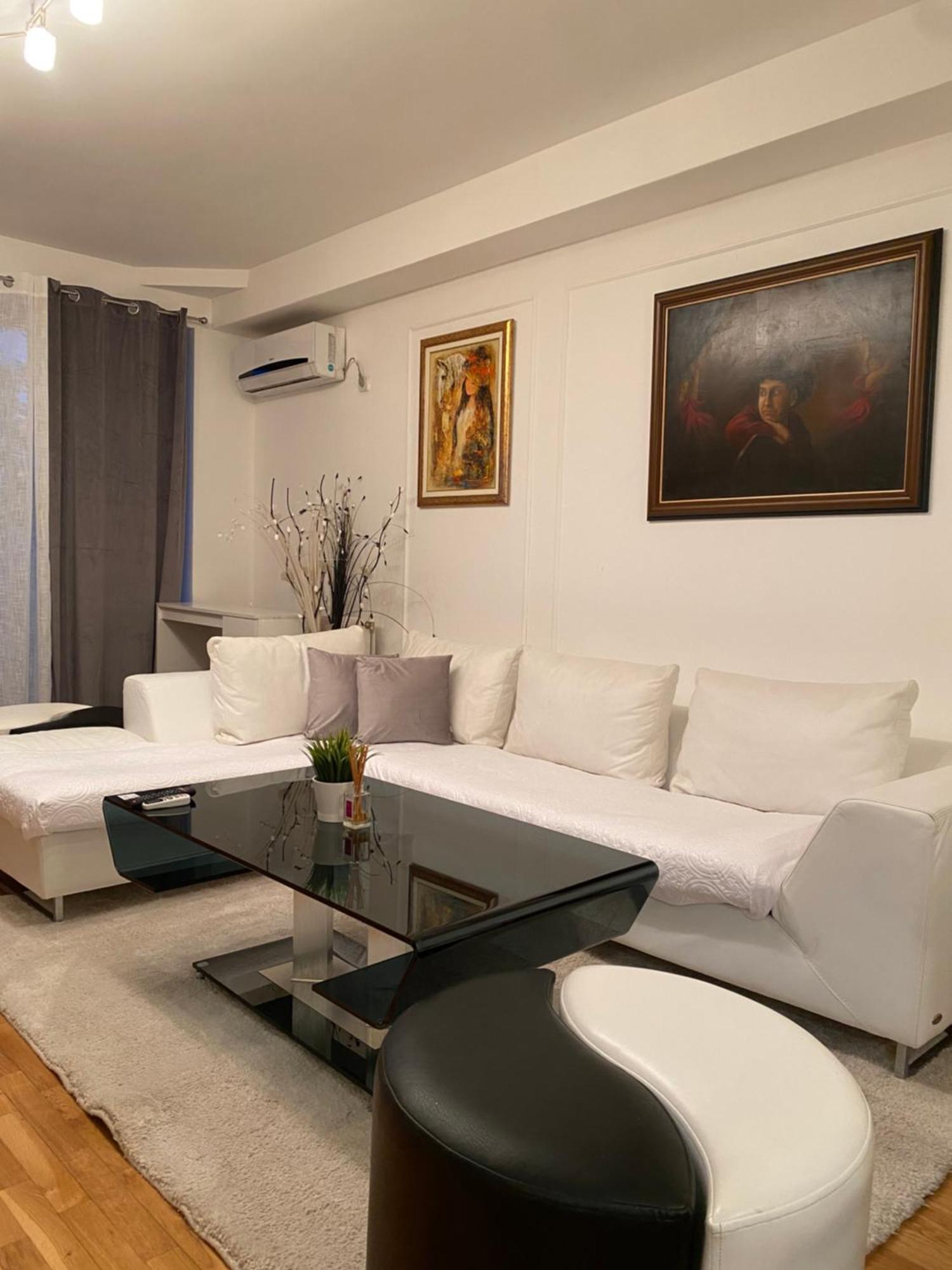 Central Elegance Apartments Skopje Buitenkant foto